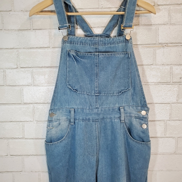 ✔️Distressed jean bib overalls - Picture 9 of 15